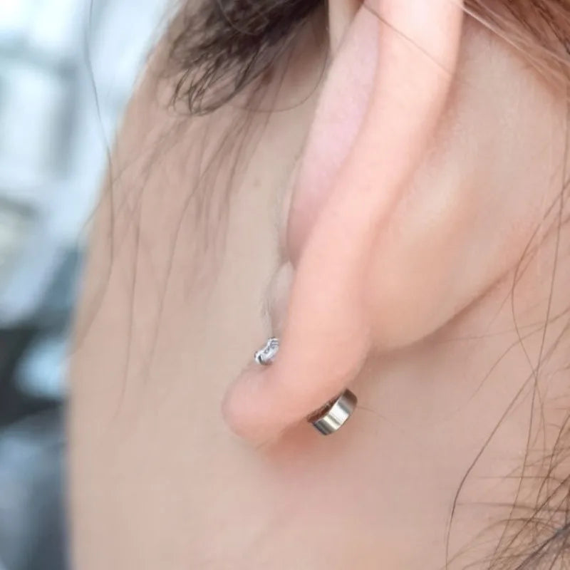6-Prong Magnetic Clip-On Crystal Earrings – No Piercing, Adjustable Size