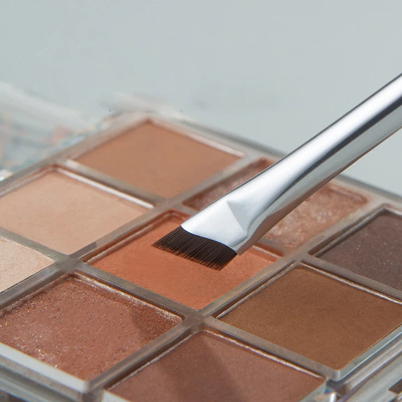 Ultra-Thin Blade Eyeliner & Eyebrow Brush — Precision Detail Makeup Brush